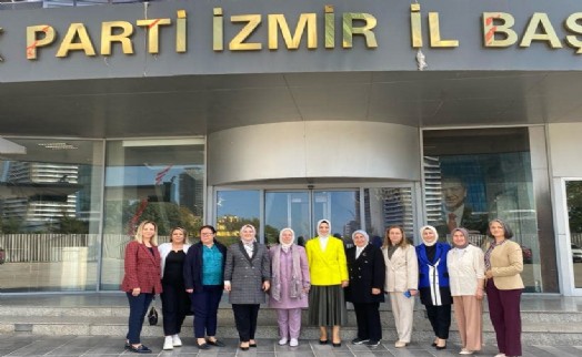 AK Parti İzmir'de flaş istifa: Kadın Kolları Başkanı görevinden ayrıldı