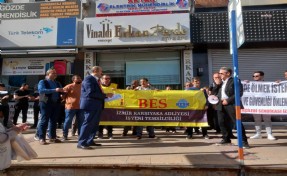 BES İzmir Şubesi'nden Karşıyaka Adliyesi Çiğli Ek Binası’yla ilgili asansör protestosu