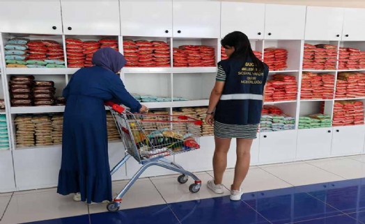 Buca'da Sosyal Market ihtiyaç sahiplerine derman oldu