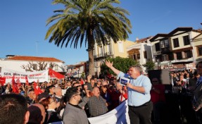 Çeşme’de Başkan Oran’dan miting gibi adaylık açıklaması