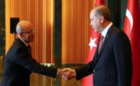 Erdoğan: Mehmet Şimşek'e karışmıyorum; o kendi karar veriyor!