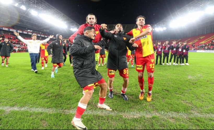 Göztepe’de Stoilov, ilk galibiyetini aldı