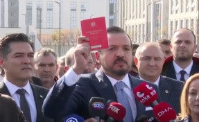 İYİ Parti Sözcüsü Zorlu, Yargıtay'a Anayasa kitapçığı sundu