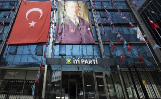 İYİ Parti’de 4 ilçe başkanı istifa etti