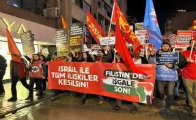 İzmir'de Filistin'e destek için Alsancak Limanı önünde eylem!