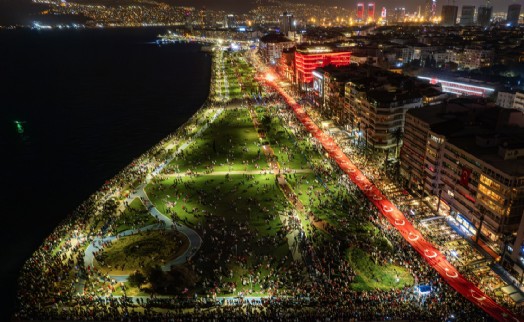 İzmir’de Cumhuriyet’in 100. Yıl Coşkusu Fotoğraf Yarışması sonuçlandı