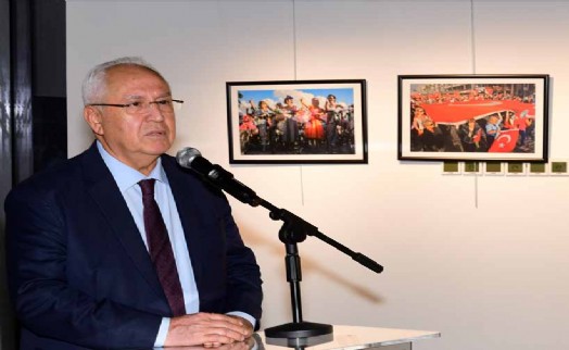 Başkan Selvitopu, sergi açılışında Atatürk'ü andı