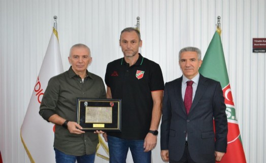 Karşıyaka Medical Point’te Gökhan Öner dönemi başladı