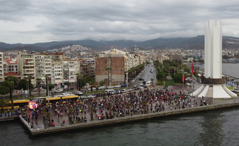 Karşıyaka tek yürek oldu, Ata’dan Ana’ya koştu