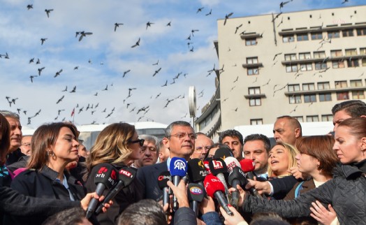 Özgür Özel'den Bakan Işıkhan'a 'yoksulluk' tepkisi