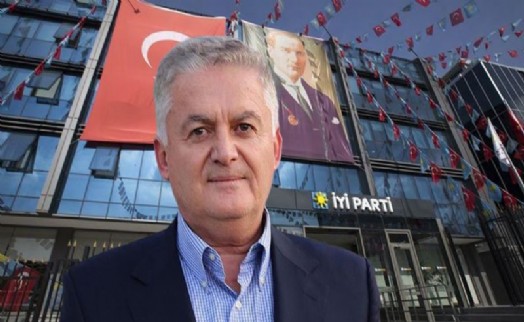 Ahmet Zeki Üçok görevden alındı