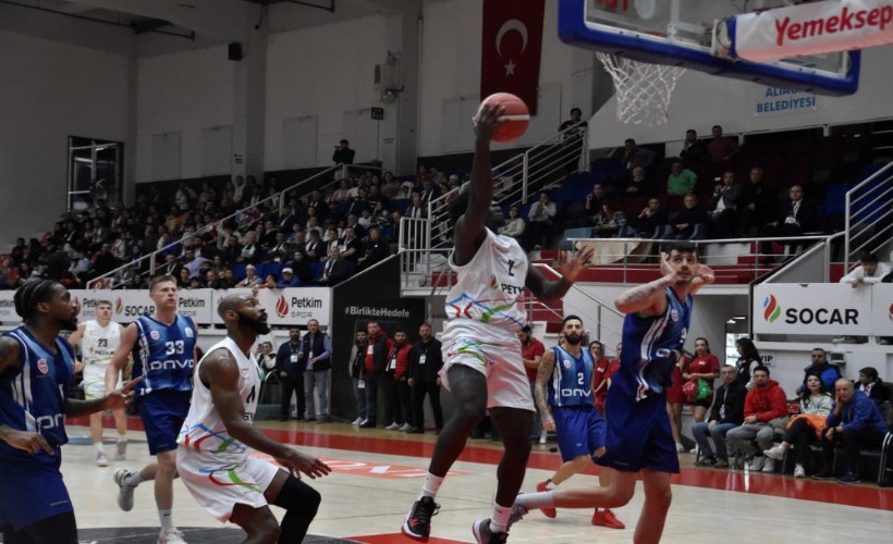 Aliağa Petkimspor evinde Büyükçekmece Basketbol'u yendi