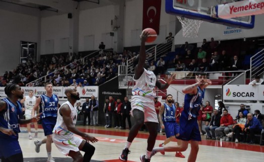 Aliağa Petkimspor evinde Büyükçekmece Basketbol'u yendi