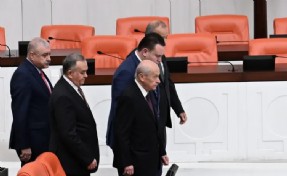 Bahçeli Genel Kurulu terk etti: AYM'nin yapması gerekeni yapıyorum