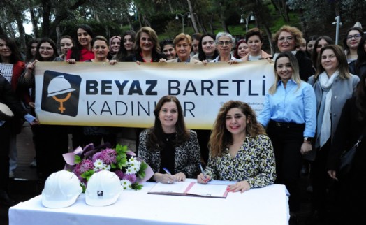 Beyaz Baretli Kadınlar 5 yaşında