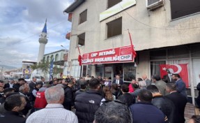 Beydağ Belediye Başkanı Yılmazlar'ın adaylık açıklamasına yoğun ilgi!