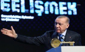 Cumhurbaşkanı Erdoğan: Medya mensuplarımızın fikirlerini serbestçe ifade etmelerinde hiçbir mani yok!