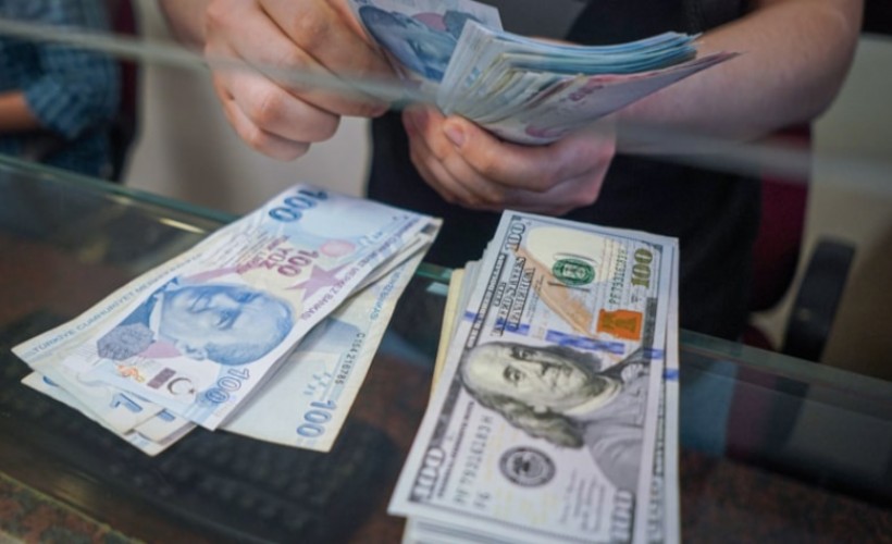 Dolar/TL haftaya zirveye yakın seyirle başladı