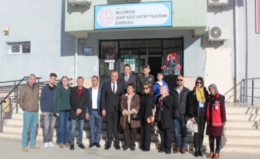 Esat Oktay Yıldıran'ın adı İzmir'de bir ilkokula verildi