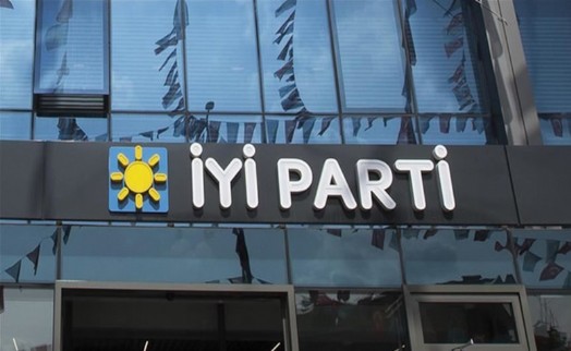 İYİ Parti'de iki istifa daha