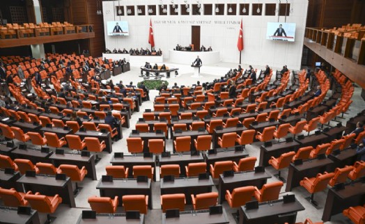 İki bakanlığın bütçesi Genel Kurul'da kabul edildi