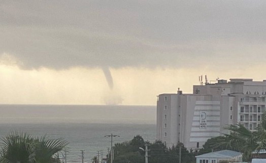 İzmir açıklarında hortum görüldü