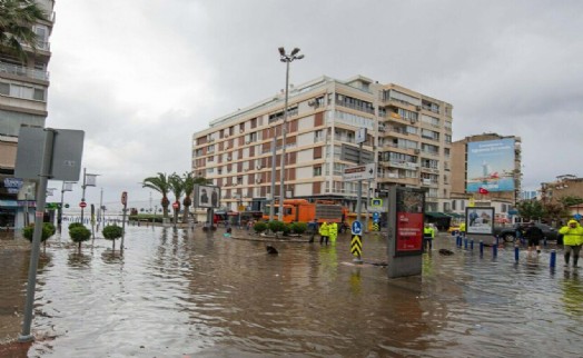 Peyzaj Mimarları'ndan 'taşkın' tepkisi: Dirençsiz İzmir