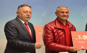 Tacettin Bayır ve Musa Çam, İzmir Büyükşehir Belediye Başkanlığı'na aday adayı oldu