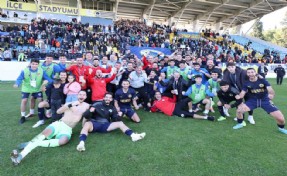 Yılmaz Vural yönetimindeki Menemen FK, play-off hattında