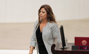 Zeynep Altıok Akatlı, Urla için CHP’den aday oldu