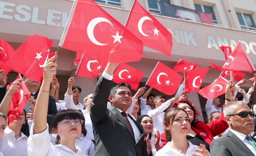 Aliağalı Gençler 19 Mayıs’ı coşkuyla kutladı