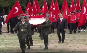 Anıtkabir’de resmi tören düzenlendi