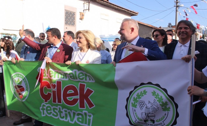 Menemen'de çilek tadında festival