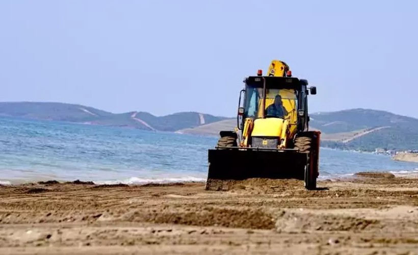 Seferihisar’ın plajları yaza hazırlanıyor