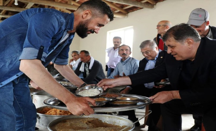 Sındır ve Tugay, bolluğa kepçe salladı