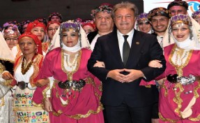 Bornova'da Balkan dansları rüzgarı esti