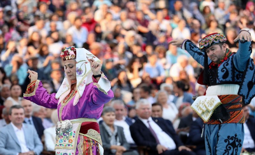 87. Uluslararası Bergama Kermes Festivali'ne muhteşem açılış