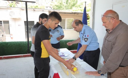 Bayraklı’da kurban satış yerleri kura ile belirlendi