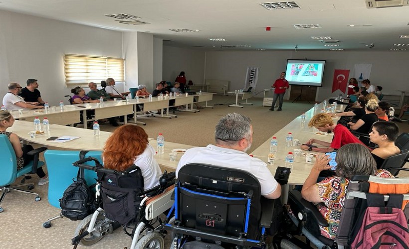 Engelsizmir 'afet' eğitiminde