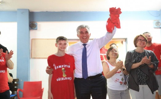 Güzelbahçe basketbolda zirvede