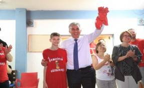 Güzelbahçe basketbolda zirvede