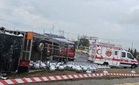 İzmir'de faciadan dönüldü: Tüp kamyonu ile tır çarpıştı