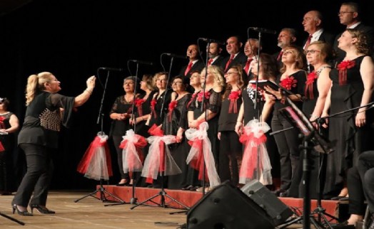 Narlıdere Belediyesi Türk Halk Müziği Korosu'ndan müzik ziyafeti