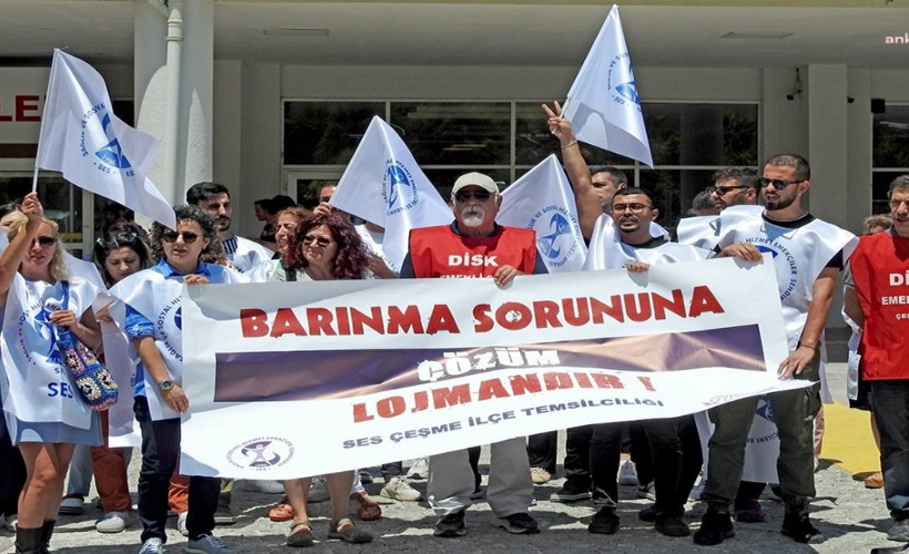 Çeşme’de lojman isteyen sağlıkçılar barınma sorununu protesto etti