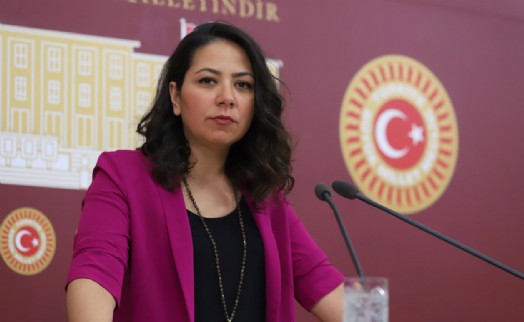 TİP Sözcüsü Kadıgil, okullara din görevlileri atanan projeyi Bakan Tekin’e sordu