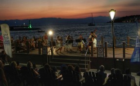 Çeşme ve Alaçatı Gün Batımı konserleri devam ediyor