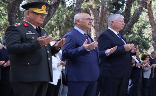 15 Temmuz şehitleri İzmir'de dualarla anıldı