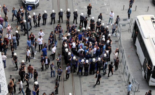 AYM kararına rağmen engel devam ediyor: Cumartesi Anneleri'ne gözaltı