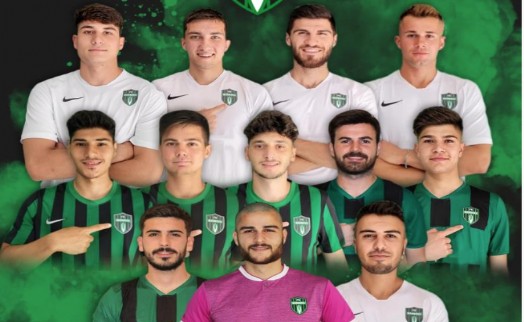 Bornova FK, 12 oyuncusuyla yeniden anlaştı