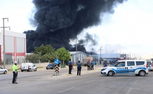 Denizli'de geri dönüşüm tesisinde yangın: Tahliyeler başladı